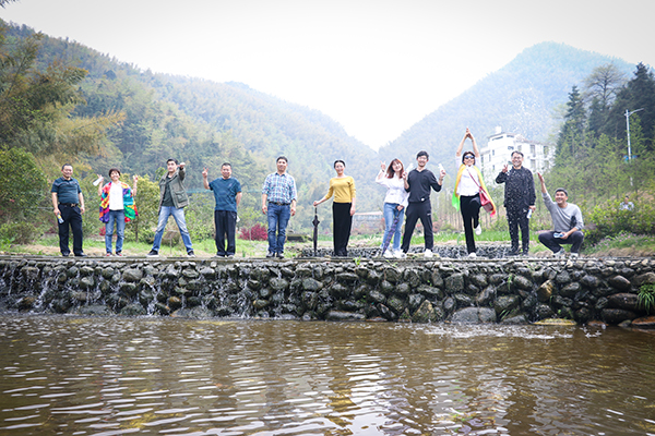 1522913472948288.jpg 6F0A3652.jpg